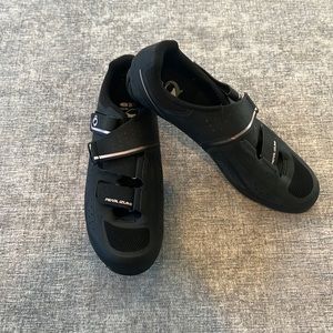 Pearl iZumi Cycling Shoes - Size 42 (US 10)